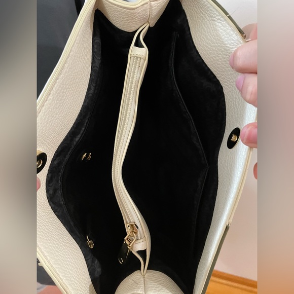 Charming Charlie White Color Block Structured Handbag - Picture 5 of 7